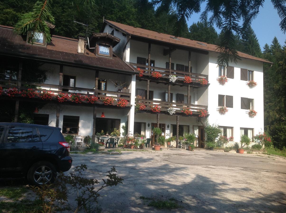 Albergo Club21 Lavarone Exterior photo